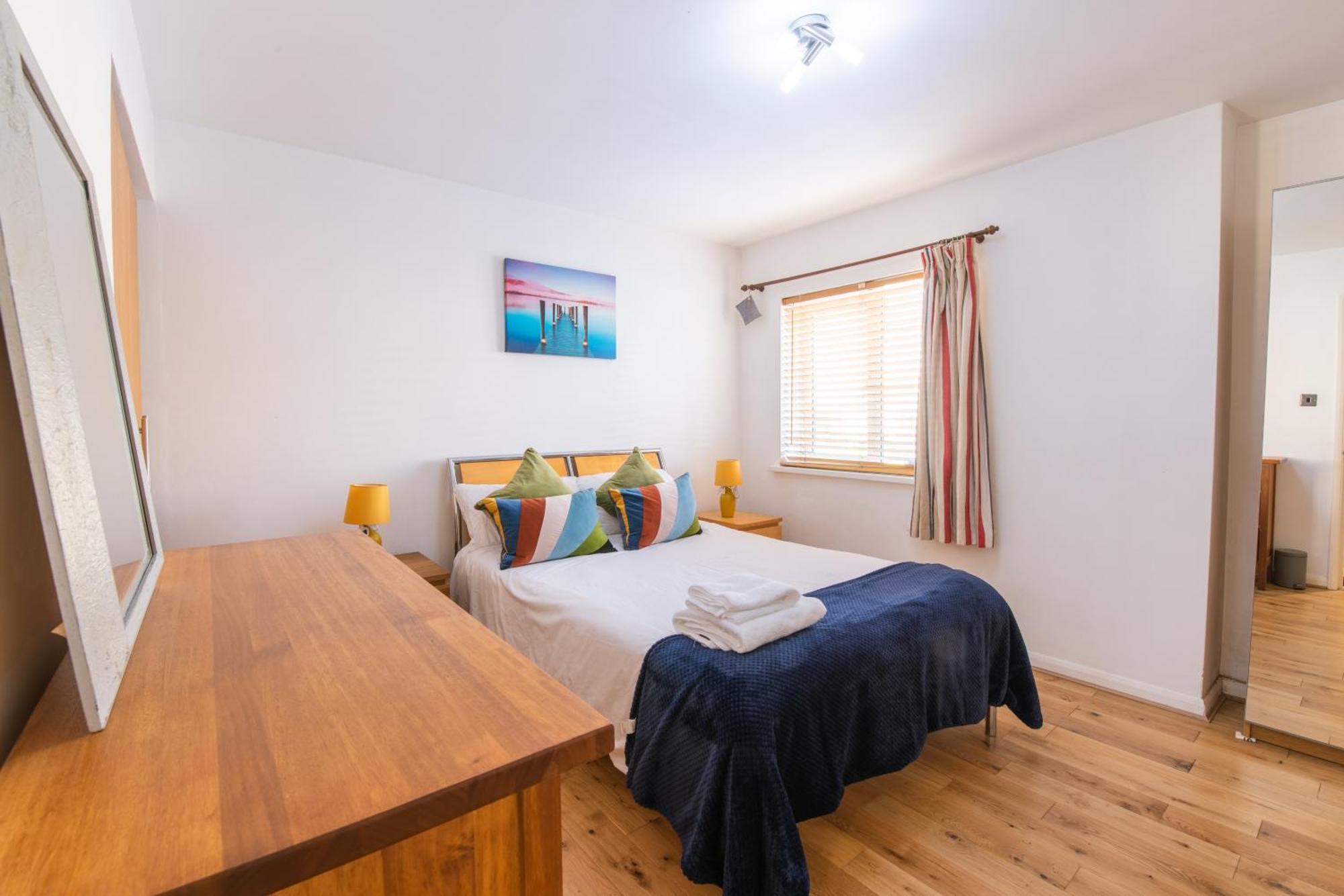 London Stratford - Spacious 2 Bed Flat With Secured Parking & Private Garden Екстер'єр фото