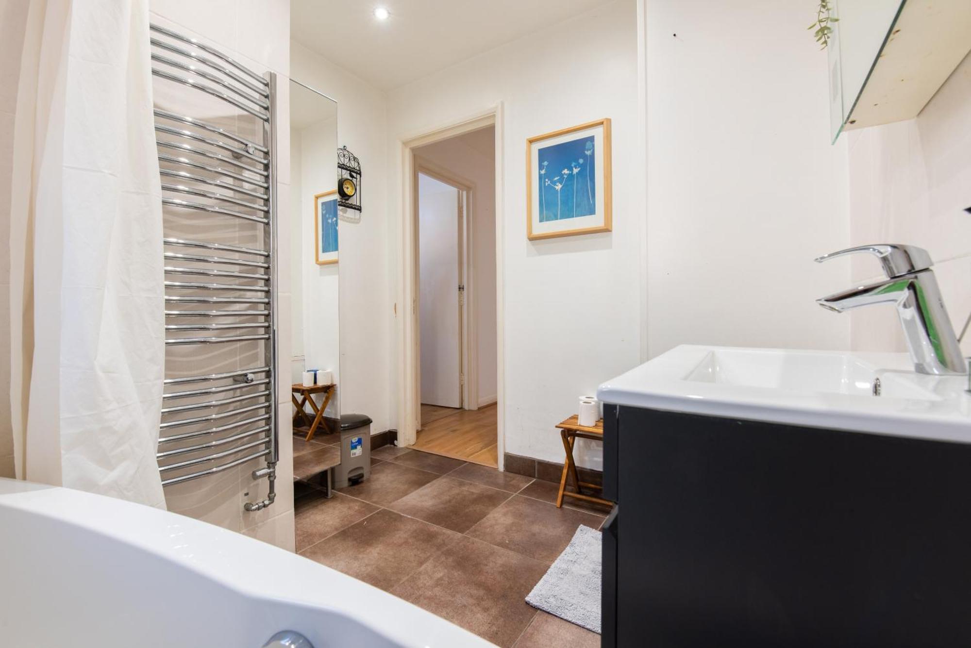 London Stratford - Spacious 2 Bed Flat With Secured Parking & Private Garden Екстер'єр фото